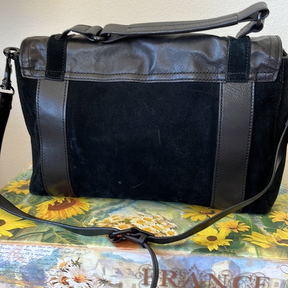 Kelsey Dagger large crossbody - Picture 2 of 5